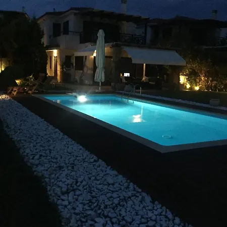 Zennova #17 Lydia Luxury Pool Villa, Elani * Сиври