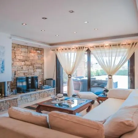 Zennova #17 Lydia Luxury Pool Villa, Elani Вилла
